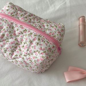 Bolsa de Maquillaje Floral Acolchada de Gran Capacidad, Bolsa de Cosméticos Plegable de Tela de Lino y Algodón para Mujer - Product Image 4