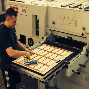 Estampado <span class=keywords><strong>en</strong></span> caliente de <span class=keywords><strong>oro</strong></span> pesado troquelado y máquina de plegado <span class=keywords><strong>sello</strong></span> de lámina - Product Image 6