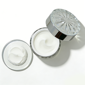 Crema en Envase de Cristal Personalizado - Fórmula y Empaque Totalmente Personalizables - Crema de Lujo con Brillo - Product Image 4