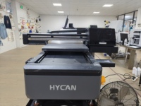 Profesyonel 6090 UV Yazıcı 3 Kafa I3200 I1600 Xp600 CMYK+W+V Düz Yataklı UV Baskı Makinesi 3D Kabartmalı Ahşap Akrilik için
