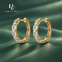 Boucles d'oreilles créoles Huggie en or 14K 18K avec diamant de laboratoire couleur D-F taille émeraude serti clos 1CTW