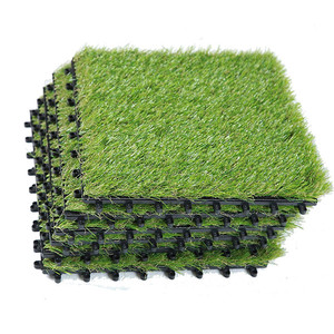 Gazon artificiel décoratif de 10mm en PE, carrelage standard pour terrain de jeux et jardin - Product Image 1