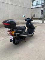Scooter/Moto à transmission automatique avec une grande efficacité énergétique et une excellente qualité, équipée d'un moteur de 100 cm³, exportable