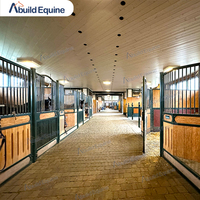 Écurie équestre extérieure écologique en acier, aluminium et acier inoxydable pour ferme équine