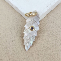 Pendentif en nacre plaqué or, design unique en forme de feuille, coquillage naturel, bijou délicat