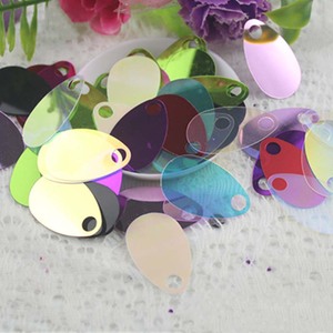 Paillettes en PVC en vrac, forme œuf à gros trous, 18*30mm, pour déguisements de fête DIY, ornements de robes, pulls, robes de mariée et couture - Product Image 2