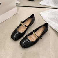 Chaussures pour femmes de style français à lacets respirantes douces de couleur unie été printemps extérieur 2025 nouvelles chaussures vintage confortables