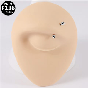 Piercing en titane incurvé avec embout pointu pour cartilage d'oreille, nez, lèvre, hélix, tragus, 16G, titane ASTM F136 - Product Image 3