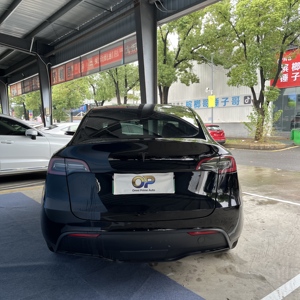 Tesla Model Y d'occasion 2022, best-seller, conduite à gauche, R17, cuir foncé, SUV électrique automatique avec écran tactile de 15 pouces, chauffage - Product Image 5