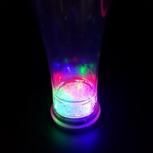 Gran oferta de fábrica, taza Pilsen clásica ecológica, taza de jugo de plástico intermitente LED, tazas de té y platillos - Product Image 4