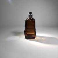 Flacons carrés plats en verre transparent marron pour cosmétiques, huiles essentielles, parfums, et gouttes pour les yeux, avec pulvérisateur à pompe en plastique premium et couvercle sérigraphié