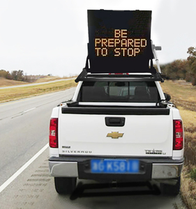 Panneau d'affichage LED P10 couleur pliable monté sur véhicule pour messages routiers, affichage d'images/mots/vidéos, étanche IP68, portée >800m - Product Image 5