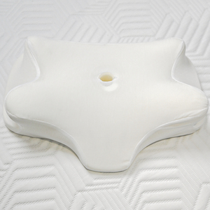 Almohada ortopédica de espuma viscoelástica cervical de rebote lento en forma de mariposa de doble altura para personas que duermen de cara - Product Image 4