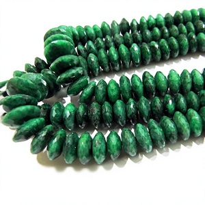 Perles de coupe ronde en émeraude verte naturelle, 8-12 mm, brin de 4 pouces de long, pour la fabrication de bijoux, provenant du Rajasthan - Product Image 1