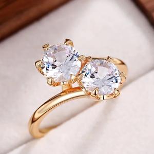 Anello di fidanzamento da donna Q566 in oro massiccio 18 carati con diamante naturale taglio brillante rotondo, stile classico, colore D - Product Image 4