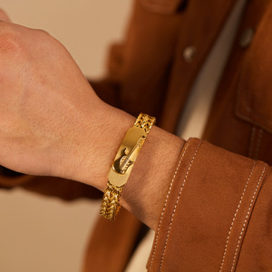Nouveau Style 2024 Bracelet <span class=keywords><strong>Homme</strong></span> Chaîne Guitare en Acier Inoxydable Plaqué Or, Fermoir Magnétique, Maillons Cubains Épais Type Miami - Product Image 5