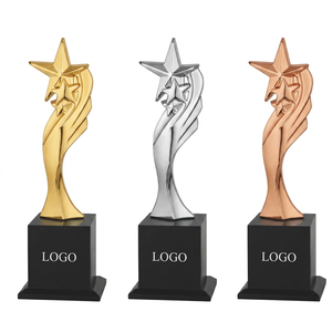 Elegante Estatua Metálica de Oficina con Forma de Dama para Decoración de Escritorio Profesional en Acabados Dorado, Plateado, Cobre y Bronce - Product Image 1