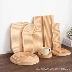 Plateaux de service en bois de hêtre, plusieurs tailles, design ondulé en bois massif, couleur naturelle, pour la dégustation du thé et la présentation des desserts - Product Image 1
