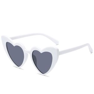 Gafas de Sol QM Coloridas 2024 con Forma de Corazón, Gafas de Sol Retro para Mujer, Gafas de Fiesta - Product Image 3