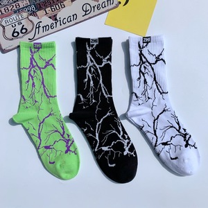 Chaussettes de sport pour couples, rayures éclair assorties, tube moyen, danse de rue, skateboard, chaussettes de sport pour hommes et femmes - Product Image 2