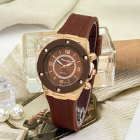 Montre pour femme tendance de style nouveau, bracelet en silicone écologique, boîtier en alliage, style décontracté, montres pour femme