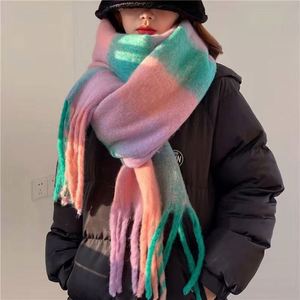Bufanda Gruesa Ombre de Otoño Invierno, Diseño a Cuadros, Moderna y a la Moda para Mujer, con Borlas - Product Image 6