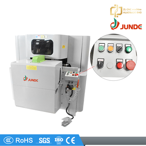 Machine de découpe d'aluminium JUNDE à double tête 5,9 kW avec lame de scie à 45 degrés et angle de protection, type chanfreinage - Product Image 2