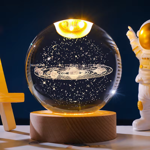 Sfera di Cristallo 3D con Babbo Natale Inciso al Laser - Grande Sfera di Vetro con Luce Notturna |   Souvenir Creativi e Regali per le Festività - Product Image 1