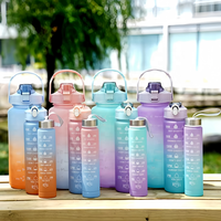 Bouteille d'eau à dégradé 3-en-1 |   Bouteille en plastique sans BPA avec marqueur de temps |   Vaisselle portable pour cadeaux, sports de plein air