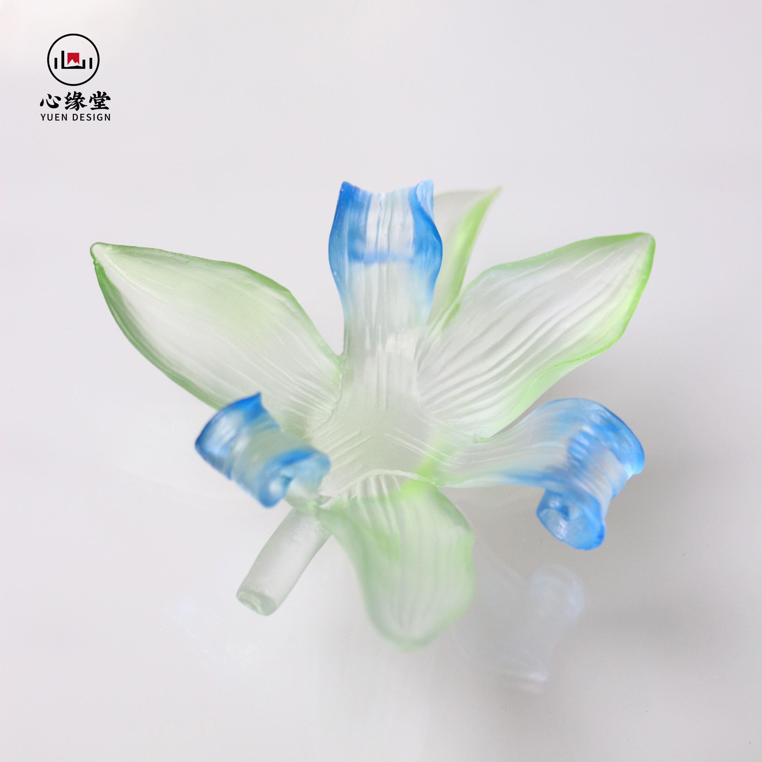 จานรองถ้วยชาลายกล้วยไม้ไล่ระดับสีฟ้า