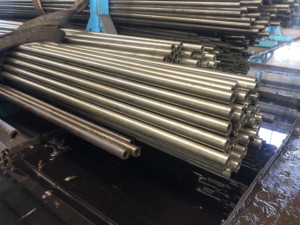 ท่อเหล็กคาร์บอนไร้รอยต่อรีดร้อน ASTM A53 API 5L Gr. ท่อเหล็ก ASTM 106 SCH40 แบบไม่เคลือบน้ำมัน สำหรับงานผลิตหม้อไอน้ำในอุตสาหกรรม - Product Image 5
