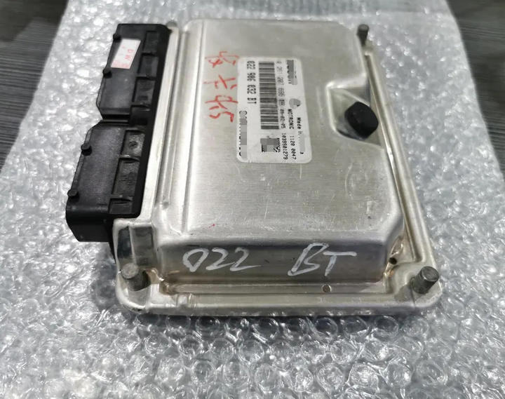 Car Engine Control Module ECM Electric Control Unit ECU 