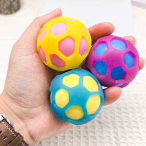 Balle anti-stress réaliste en TPR à mailles, à remontée lente, jouet à presser pour bébé, idéale pour les récompenses en classe et les fêtes d'enfants - Product Image 1