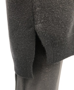 Pull en maille noir à col rond et manches longues pour femme, 100 % laine, anti-boulochage, style minimaliste, idéal pour l'hiver - Product Image 3
