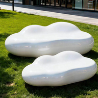 Banc Sculptural Moderne en Fibre de Verre Effet Nuage Blanc Brillant pour Aménagement Extérieur Parcs Jardins Décoration Paysagère Statue de Siège Personnalisée en Fibre de Verre