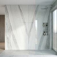 Carrelage mural de salle de bain en marbre calcite poli, luxe minimaliste, finition de surface imperméable pour usage extérieur et villas