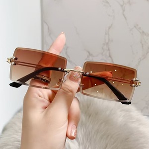 Gafas de Sol Cuadradas Sin Montura con Degradado para Mujer, Gafas de Sol Rectangulares de Moda con Marco Metálico de Lujo - Product Image 5
