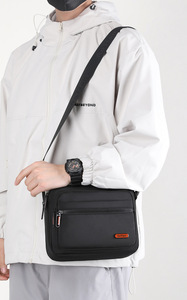 กระเป๋าคาดลำตัวผู้ชาย OEM แฟชั่น กันน้ำ ทำจากผ้า Oxford เหมาะสำหรับใช้ในชีวิตประจำวันและทำงานออฟฟิศ - Product Image 5