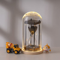 Couvercle en verre de fleur immortelle Base lumineuse avec lampe Boîte aveugle manuelle Micro paysage poupée ornement anti-poussière