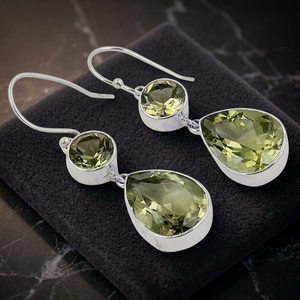 Boucles d'oreilles classiques en péridot en forme de goutte d'eau, en argent 925, serties de clos, pour femme, à porter au quotidien - Product Image 3