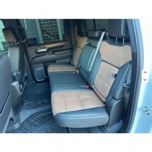 Camioneta <span class=keywords><strong>Chevrolet</strong></span> <span class=keywords><strong>Silverado</strong></span> 3500HD High Country Dually Usada con Título Limpio - Product Image 3
