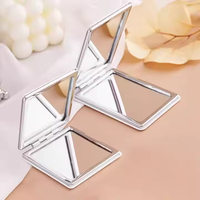 Nouveau modèle 2026 – Miroir de maquillage pliable décoratif et commémoratif en forme de cœur, portable, pour l'extérieur (vente en gros)