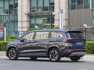 Hyundai Kustu 2021 2022 <span class=keywords><strong>2023</strong></span> Edición Premium LUX, Auto de Gasolina de Tamaño Mediano-Grande, Siete Asientos - Product Image 5