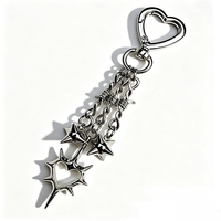 Porte-clés Cœur à Pointes Grunge Y2K Gothique, Breloque de Sac en Forme de Cœur, Accessoires Gothiques Esthétique Punk Gothique, Pendentifs