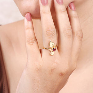 Anillo de latón con piedras preciosas de forma ovalada de granate rojo de moda de la mejor calidad, anillo de compromiso de boda chapado en oro sólido de 18 quilates para mujer - Product Image 3