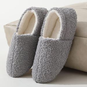Chaussons d'hiver chauds et respirants pour hommes et femmes, en fausse fourrure, plateforme en coton, à bout fermé, avec caractéristiques de sécurité antidérapantes - Product Image 6