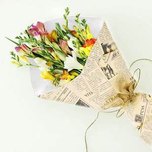 Carta da Imballaggio in Pelle Bovina Stile Giornale Inglese Retrò. La scelta ideale per confezioni regalo e floreali in stile artistico. Aggiunge una Forte Resistenza - Product Image 3