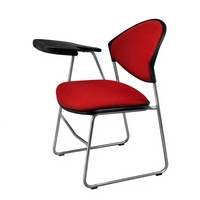 Chaise de formation moderne rouge avec tablette d'écriture et base en métal robuste pour salle de classe, salle de conférence, salle de formation