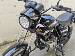 Moto Cruiser Classique avec Siège en Cuir Confortable pour les Longues Balades - Product Image 6