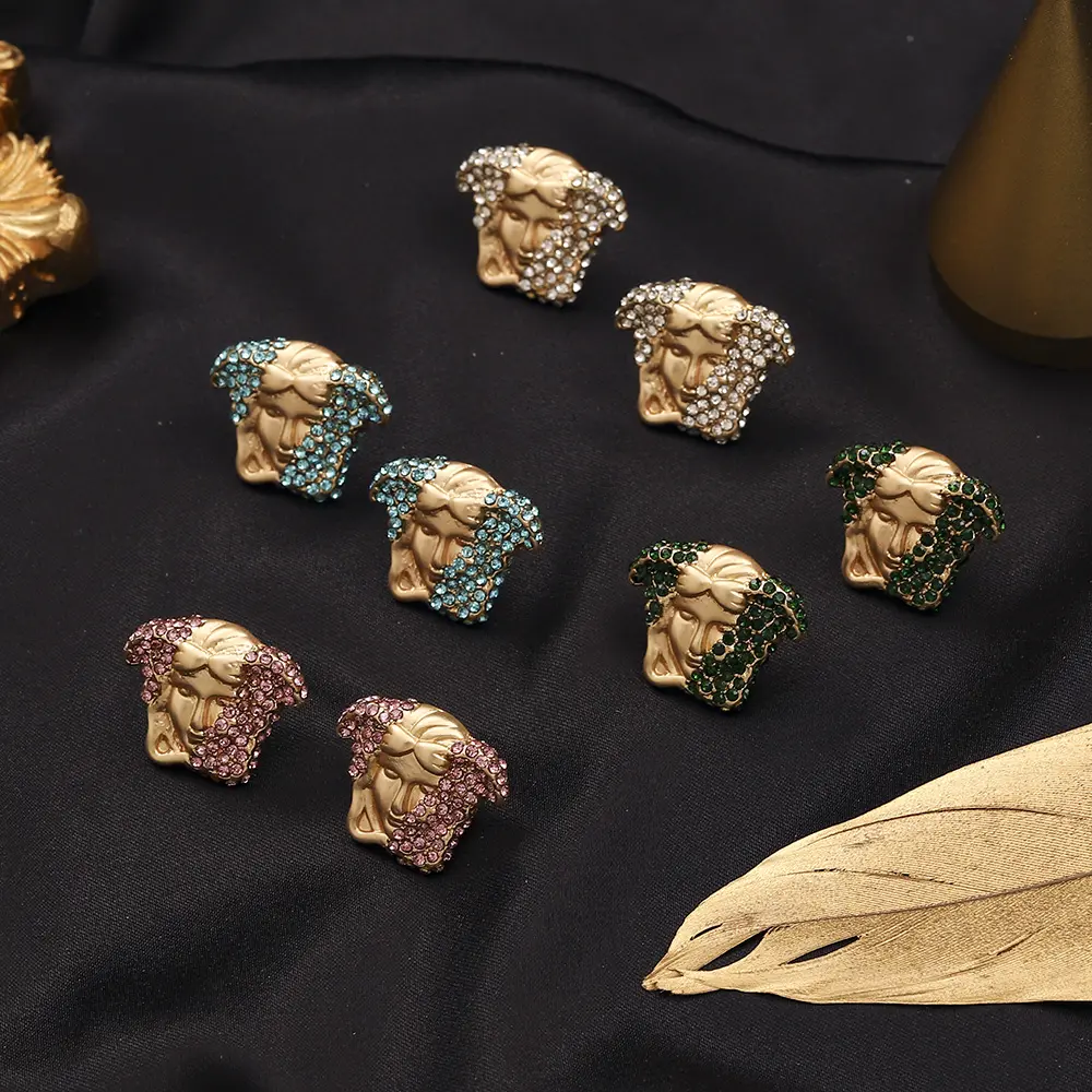 סיטונאי באיכות גבוהה זהב מצופה יוקרה מעצב בהשראת עגילי מפורסם מותגים יהלומי ראש Stud עגילים לנשים